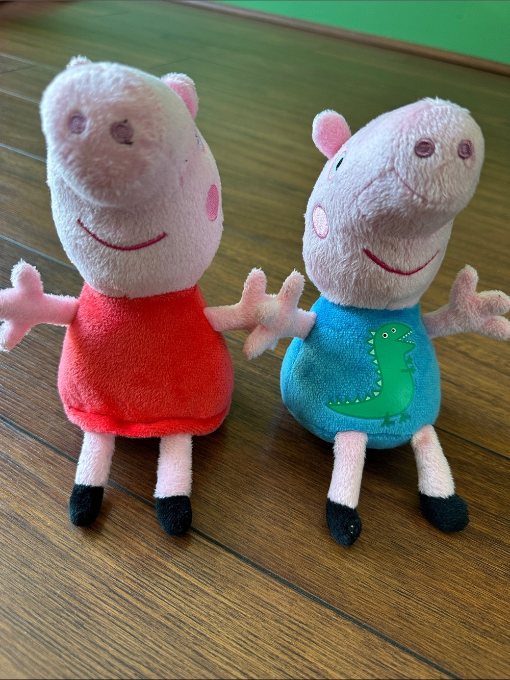 👧🏻👦🏻NWOT Set of Peppa Pig and George Plush Stuffed Toys👧🏻👦🏻